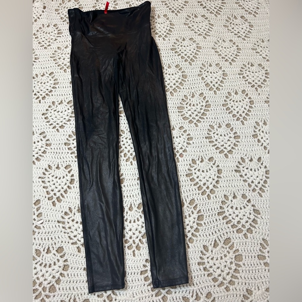 Spanx Womens Medium Black Faux Leather Leggings Skinny Shiny High Rise Shapewear